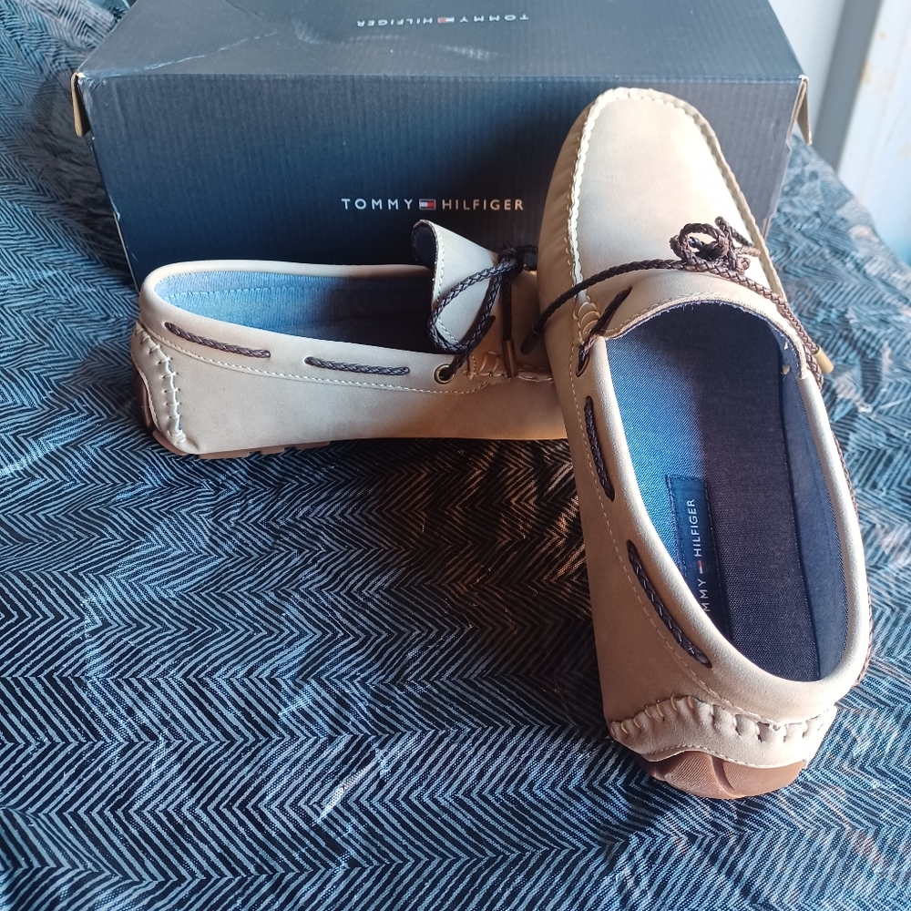 Tommy Hilfiger Shoes, men's 8.5